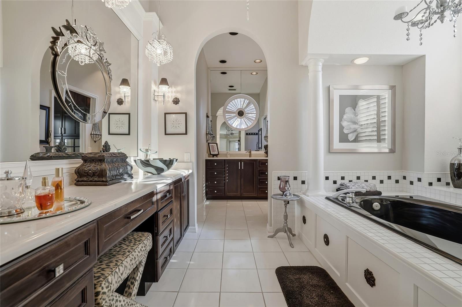 Listing photo id 31 for 4092 Carlyle Lakes Boulevard