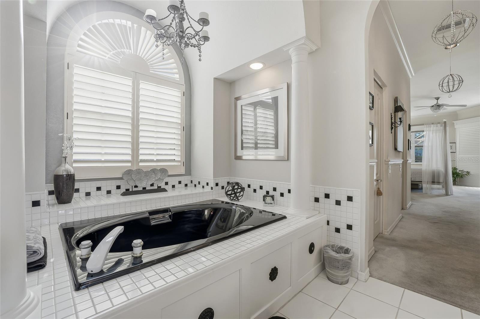 Listing photo id 34 for 4092 Carlyle Lakes Boulevard