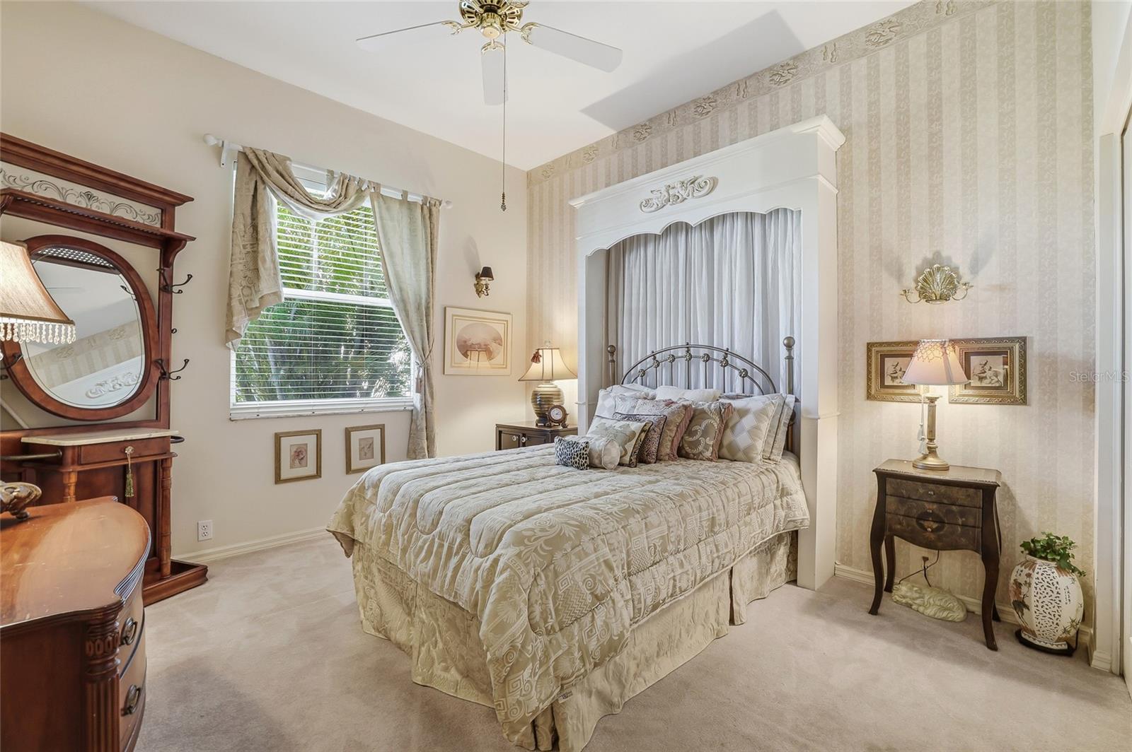 Listing photo id 38 for 4092 Carlyle Lakes Boulevard