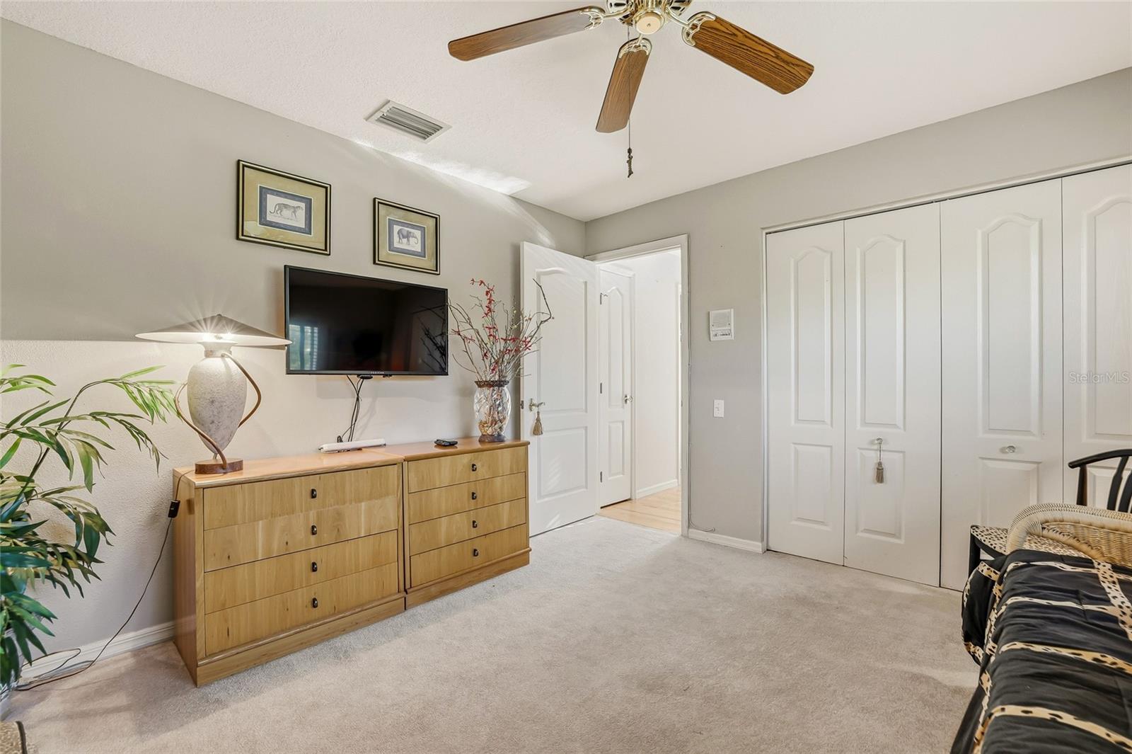 Listing photo id 43 for 4092 Carlyle Lakes Boulevard