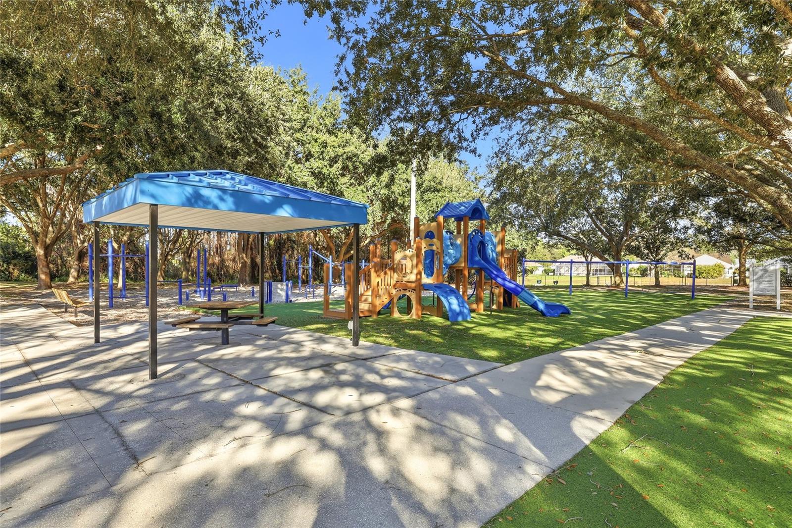 Listing photo id 68 for 4092 Carlyle Lakes Boulevard