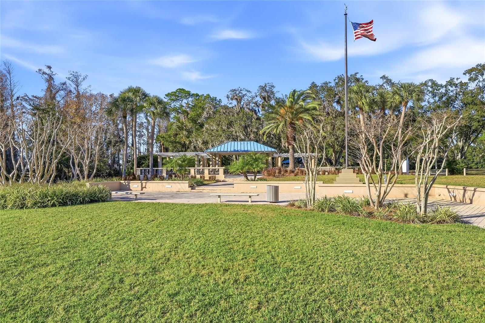 Listing photo id 78 for 4092 Carlyle Lakes Boulevard