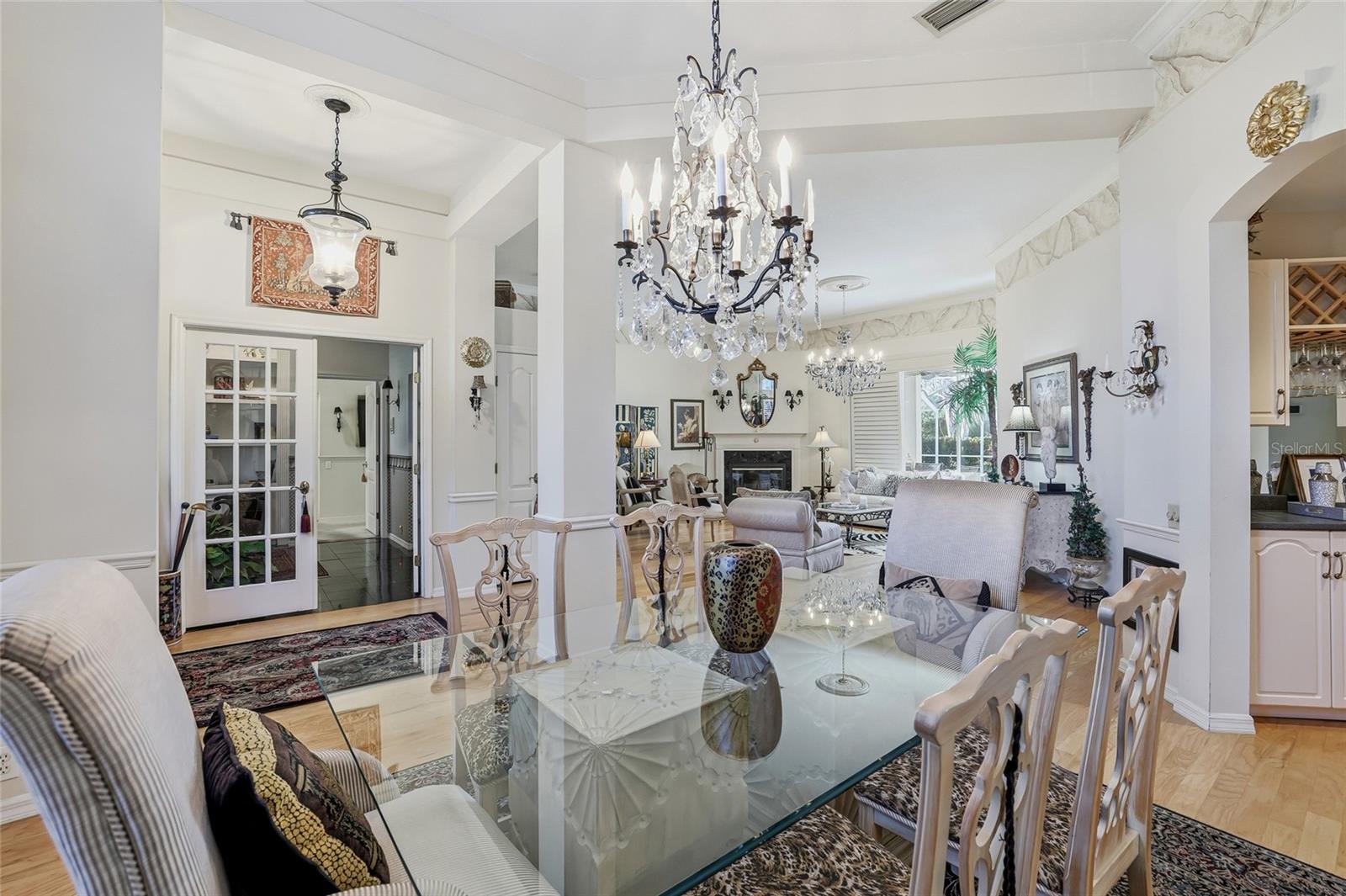 Listing photo id 7 for 4092 Carlyle Lakes Boulevard