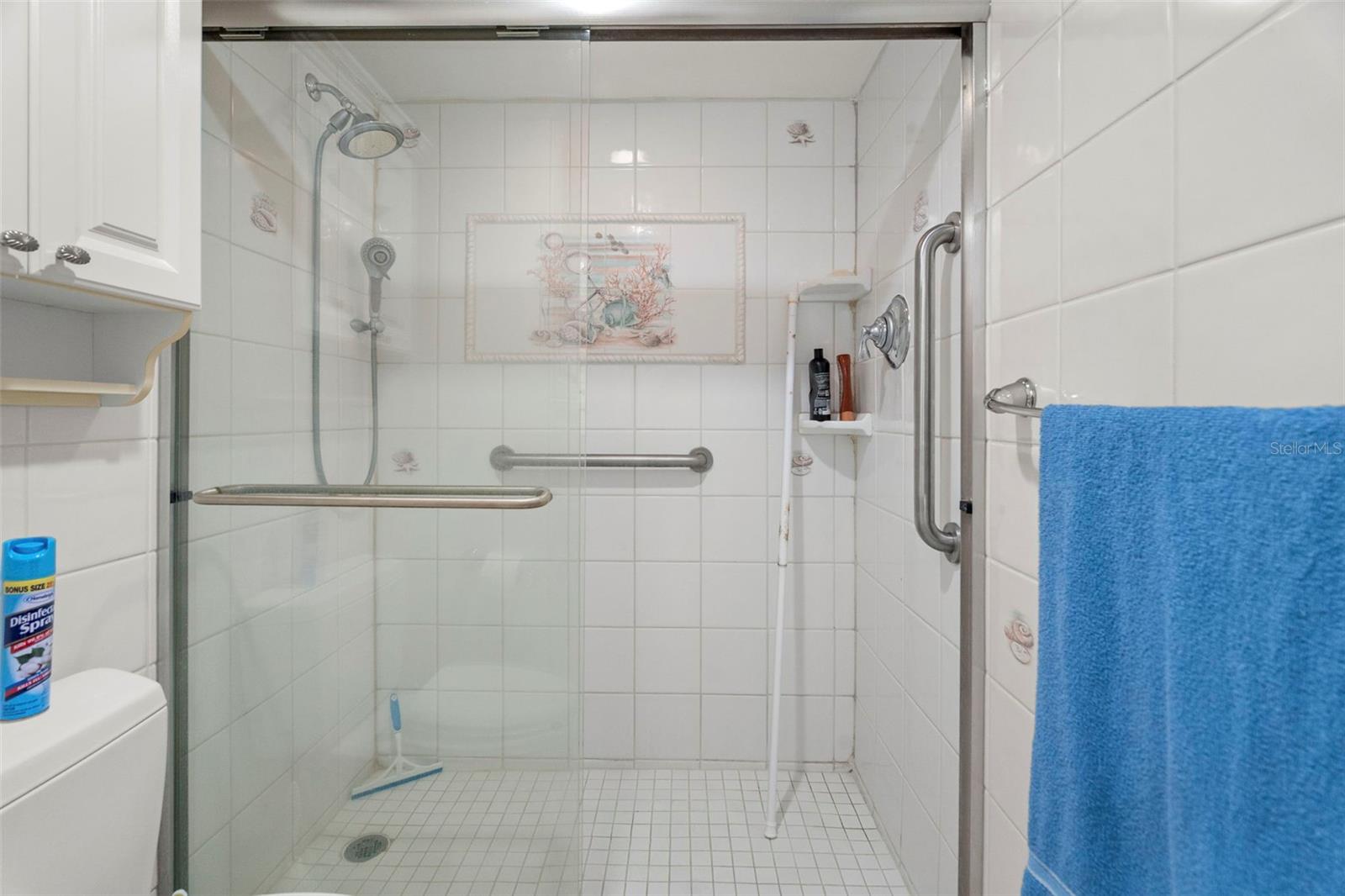 Image 30 of 44 For 660 Island Way 902