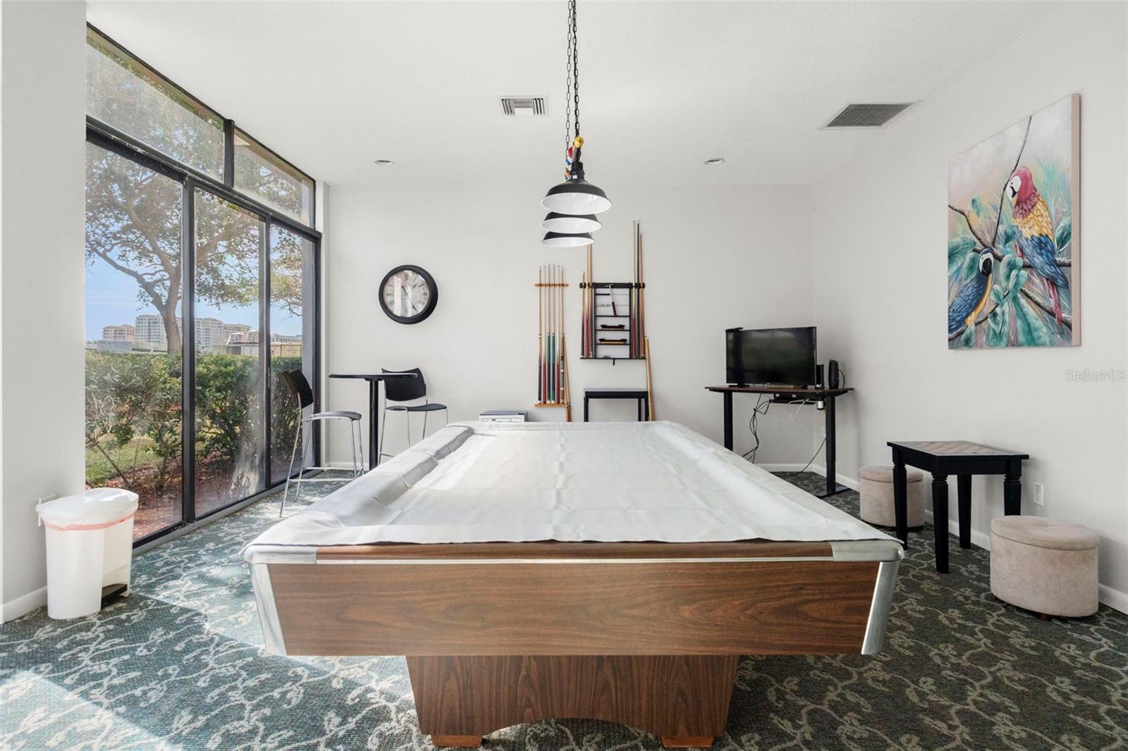 Image 35 of 44 For 660 Island Way 902