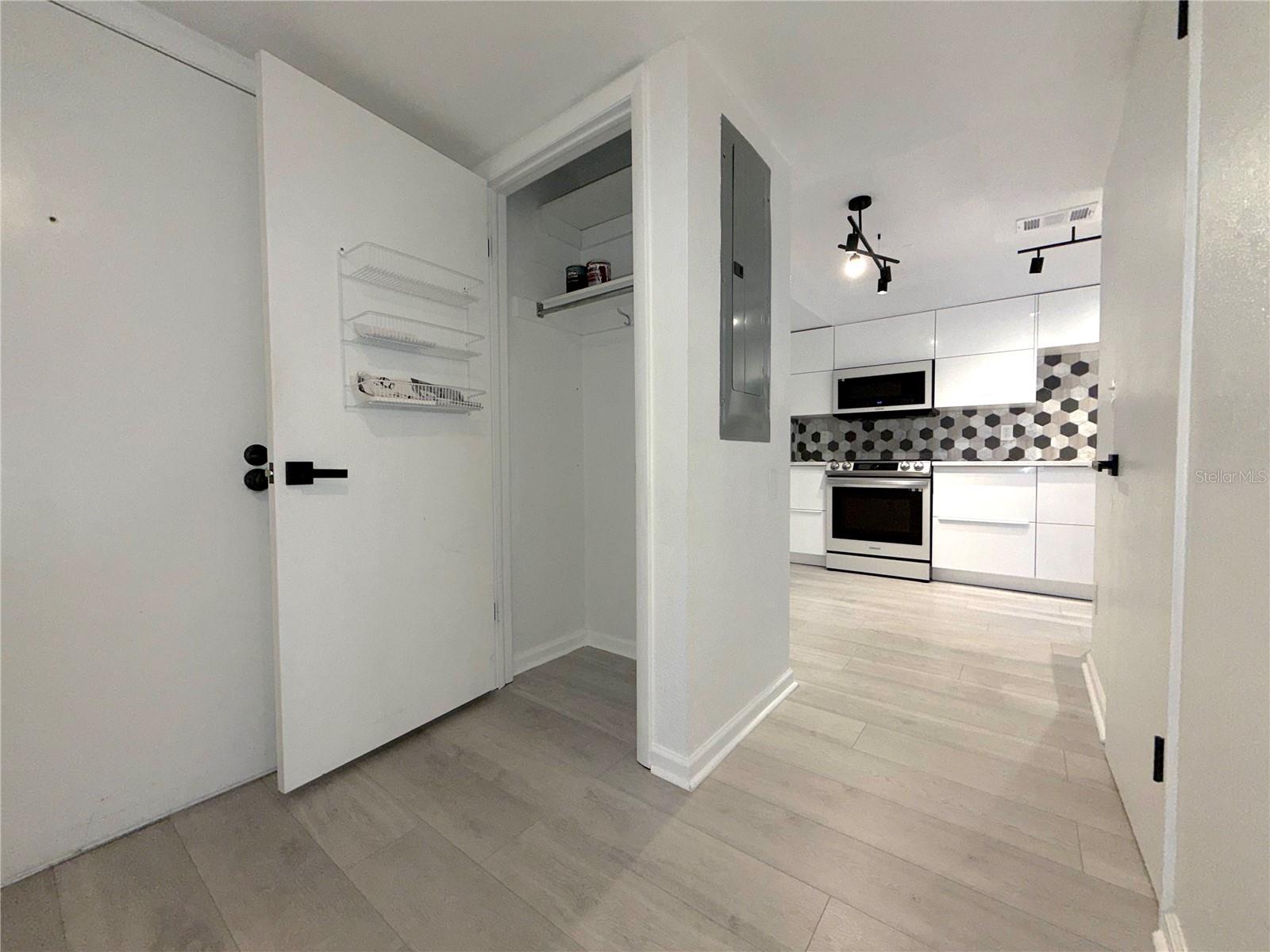 Image 5 of 30 For 3707 Pine Cone Circle