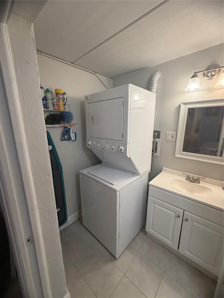 Image 11 of 22 For 12760 Indian Rocks Road 304