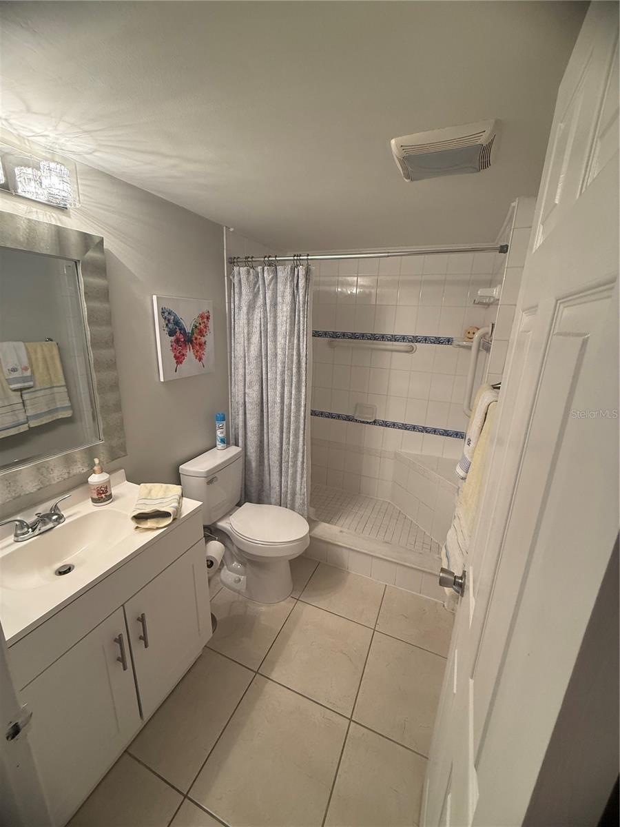 Image 16 of 22 For 12760 Indian Rocks Road 304