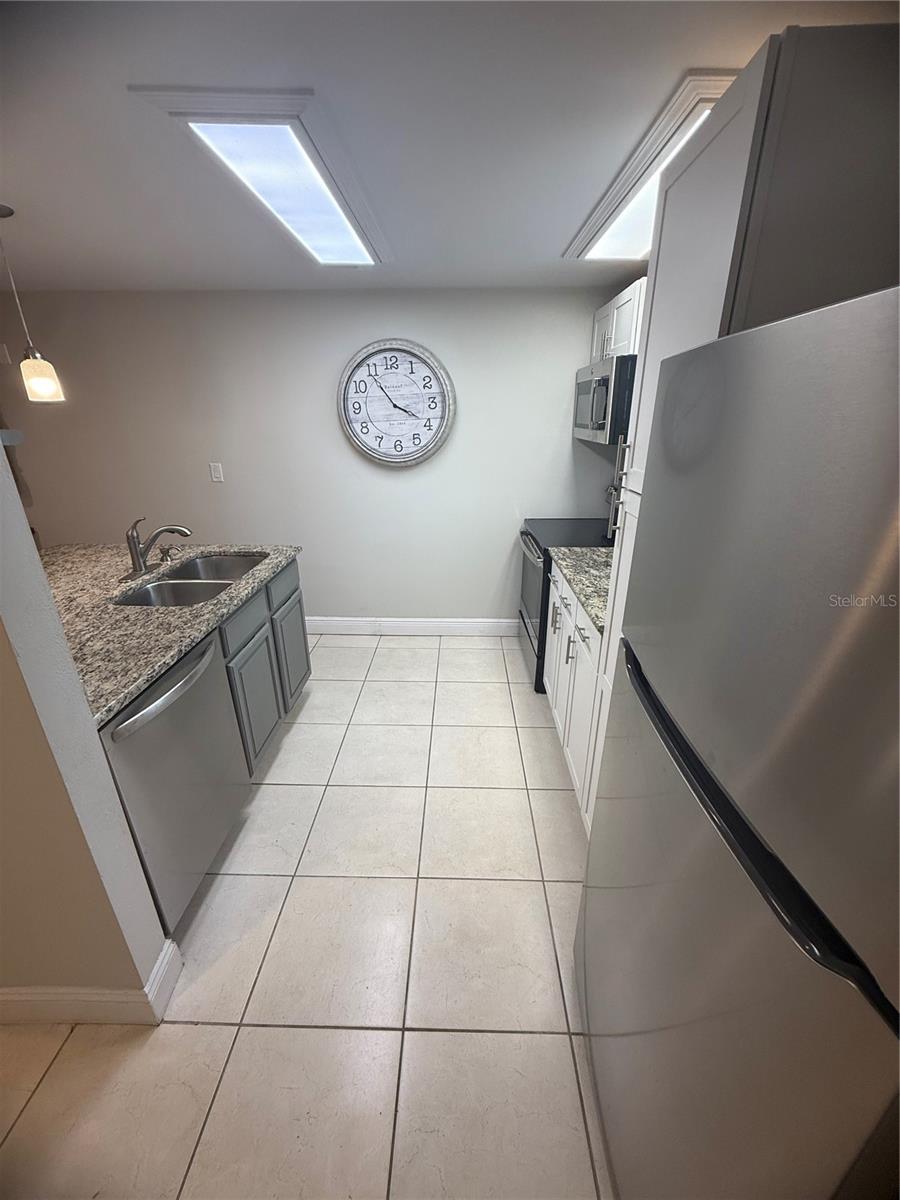 Image 4 of 22 For 12760 Indian Rocks Road 304