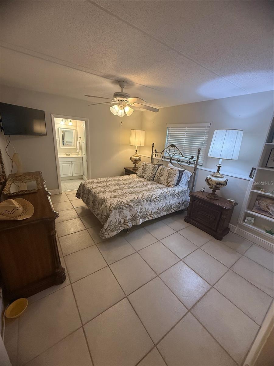 Image 7 of 22 For 12760 Indian Rocks Road 304