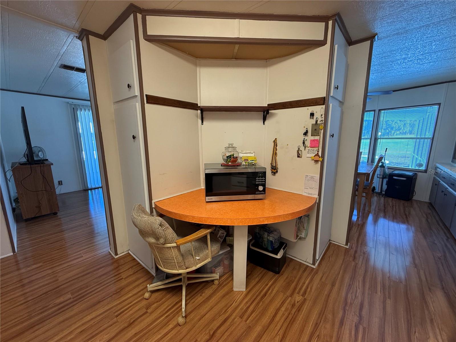 Image 28 of 37 For 8164 Highpoint Boulevard