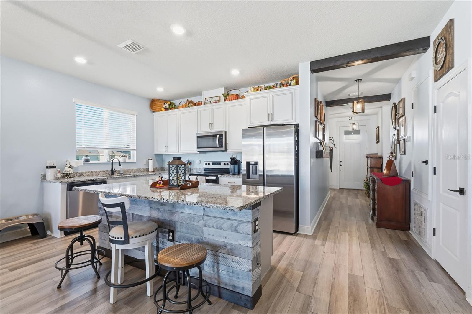 Image 12 of 45 For 2201 Gladiolus Ln Lane