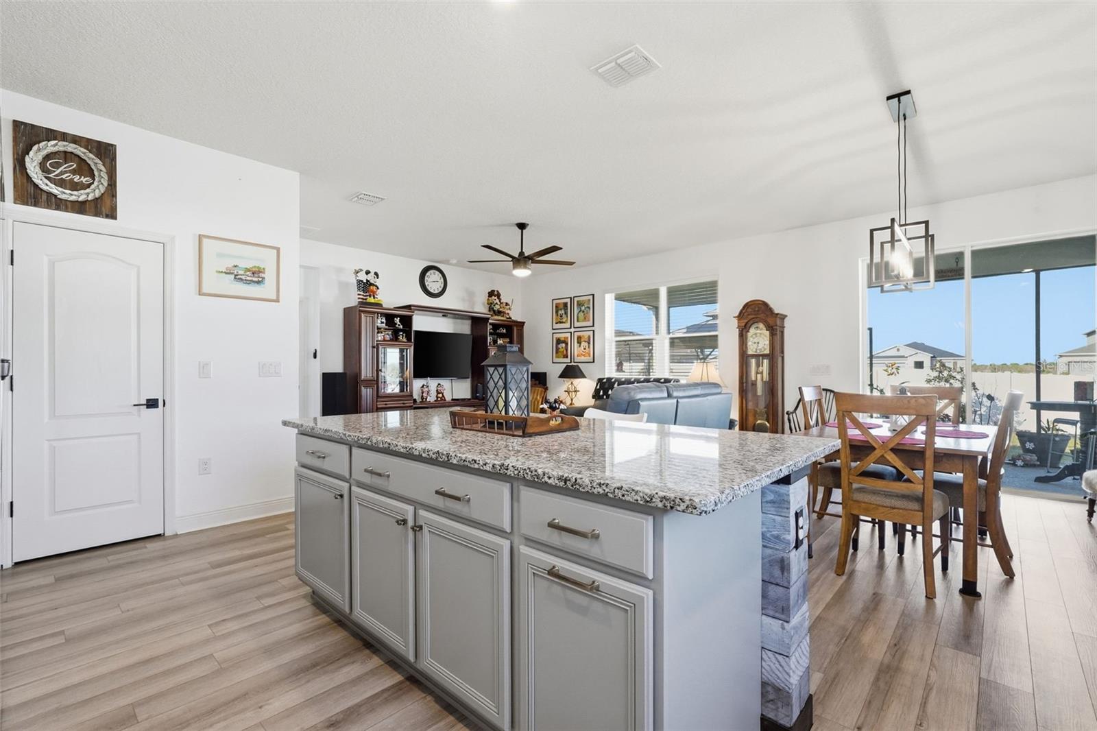 Image 14 of 45 For 2201 Gladiolus Ln Lane