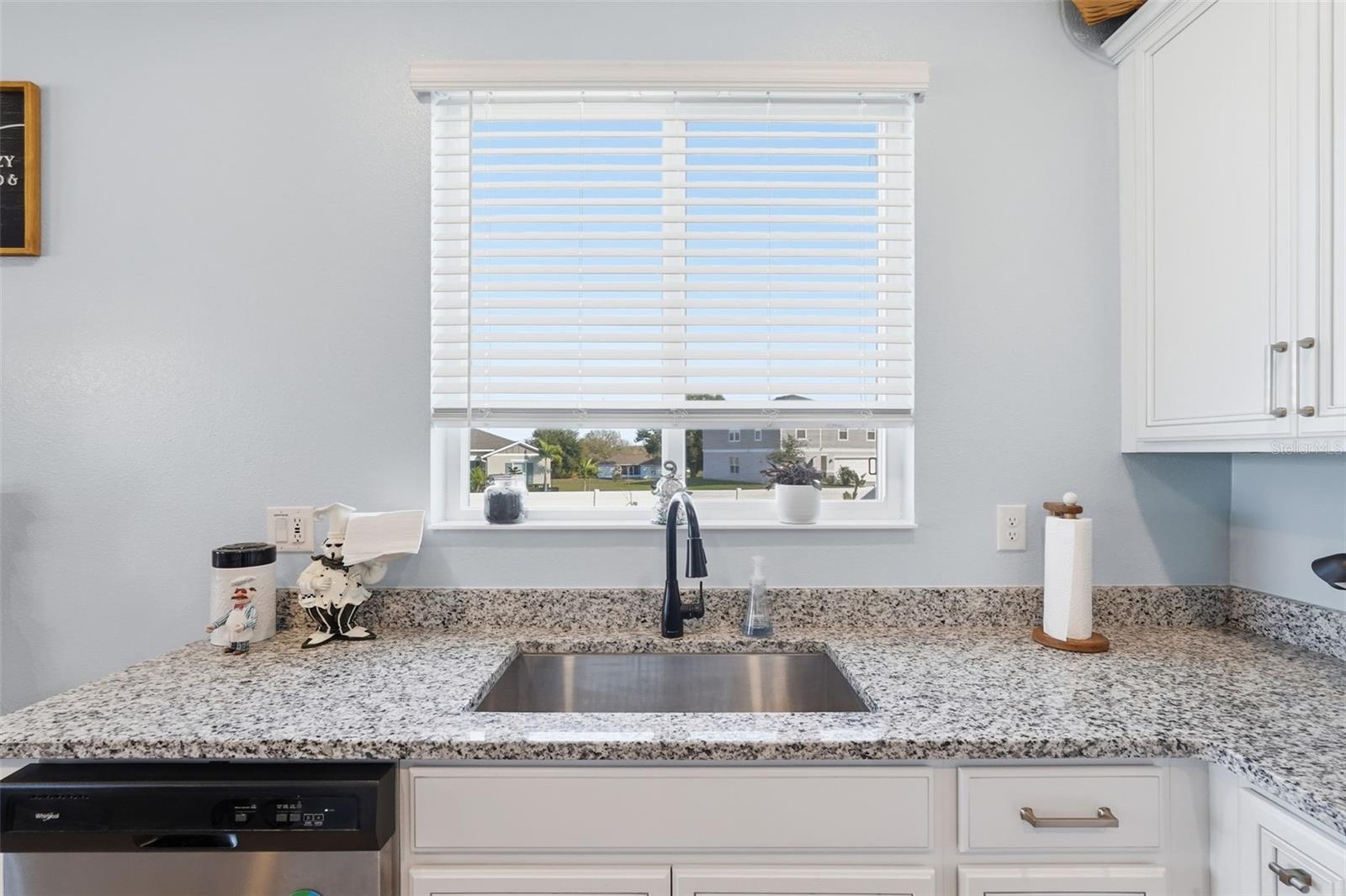 Image 16 of 45 For 2201 Gladiolus Ln Lane