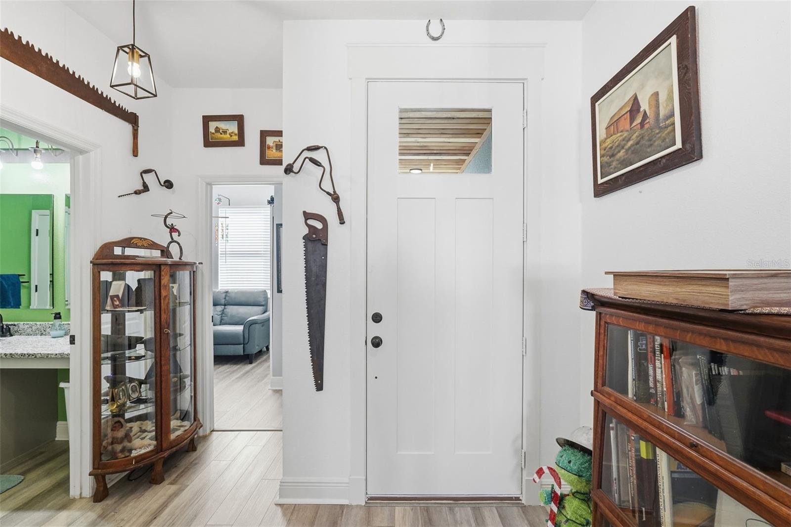 Image 8 of 45 For 2201 Gladiolus Ln Lane