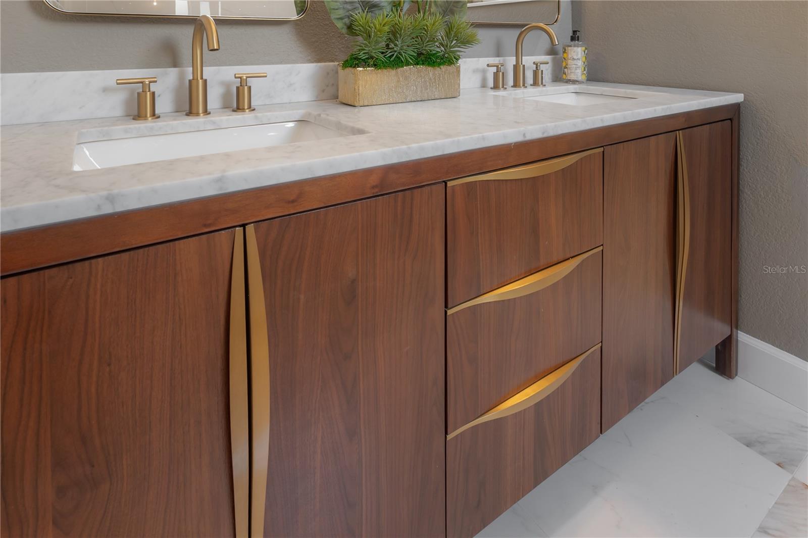 Image 40 of 78 For 319 South Avenue