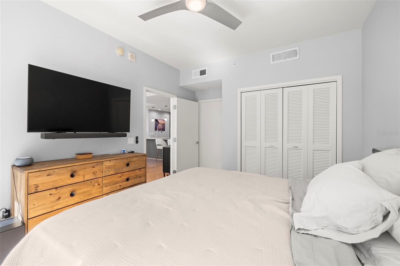 Image 16 of 52 For 145 2nd Avenue S 613