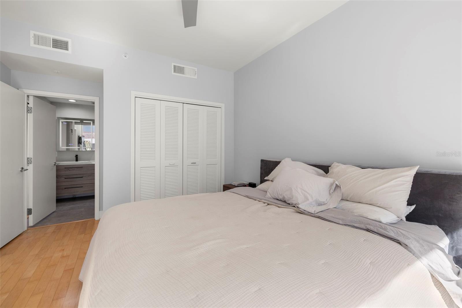 Image 17 of 52 For 145 2nd Avenue S 613