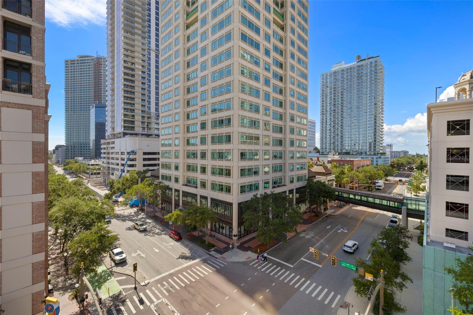 Image 21 of 52 For 145 2nd Avenue S 613