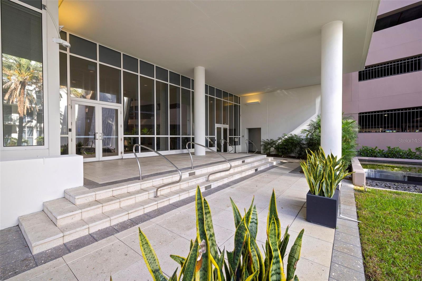 Image 25 of 52 For 145 2nd Avenue S 613