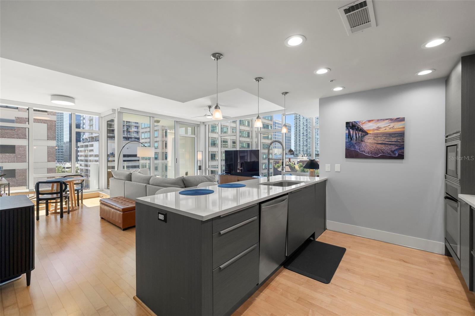 Image 3 of 52 For 145 2nd Avenue S 613