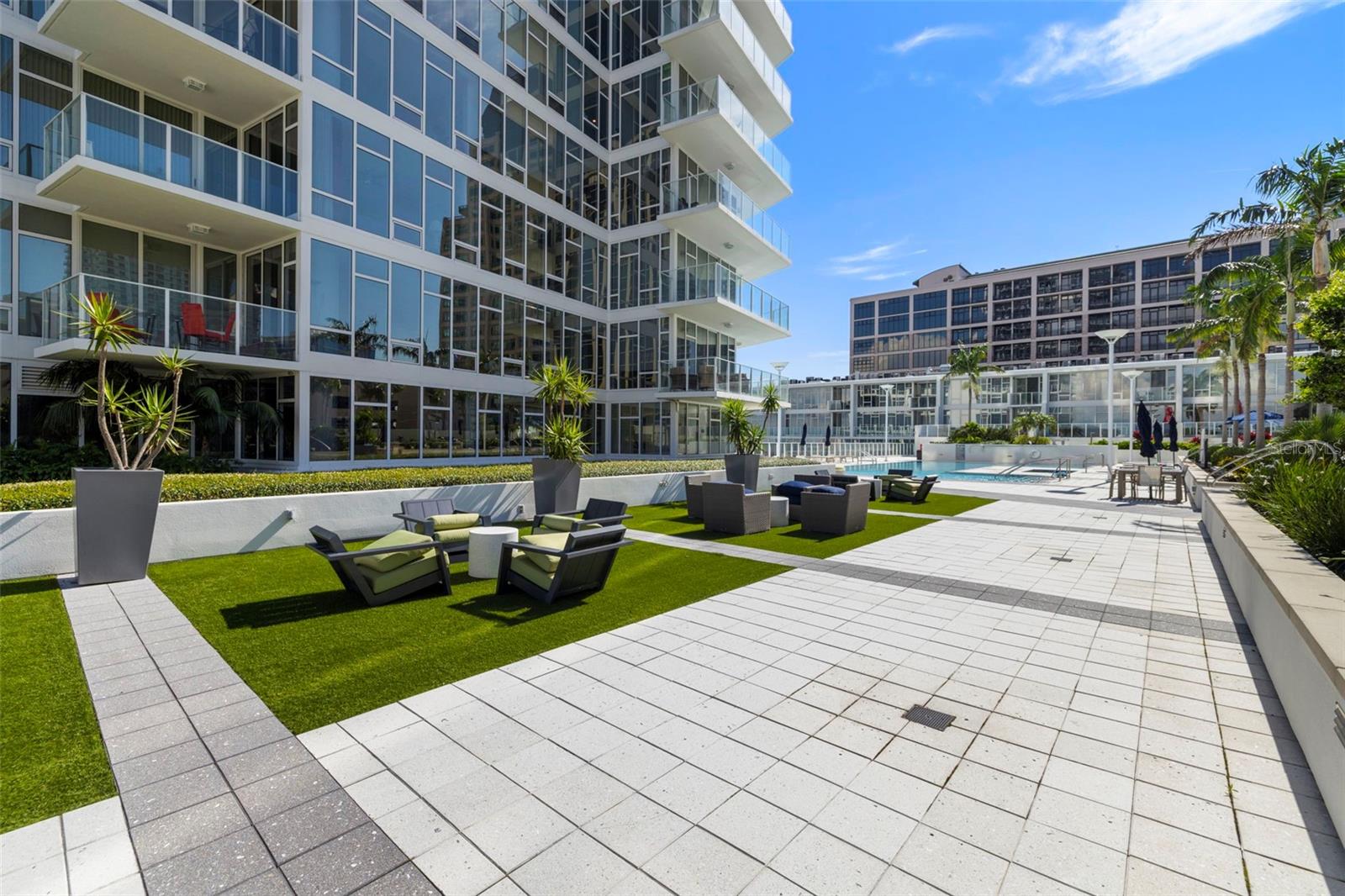 Image 32 of 52 For 145 2nd Avenue S 613