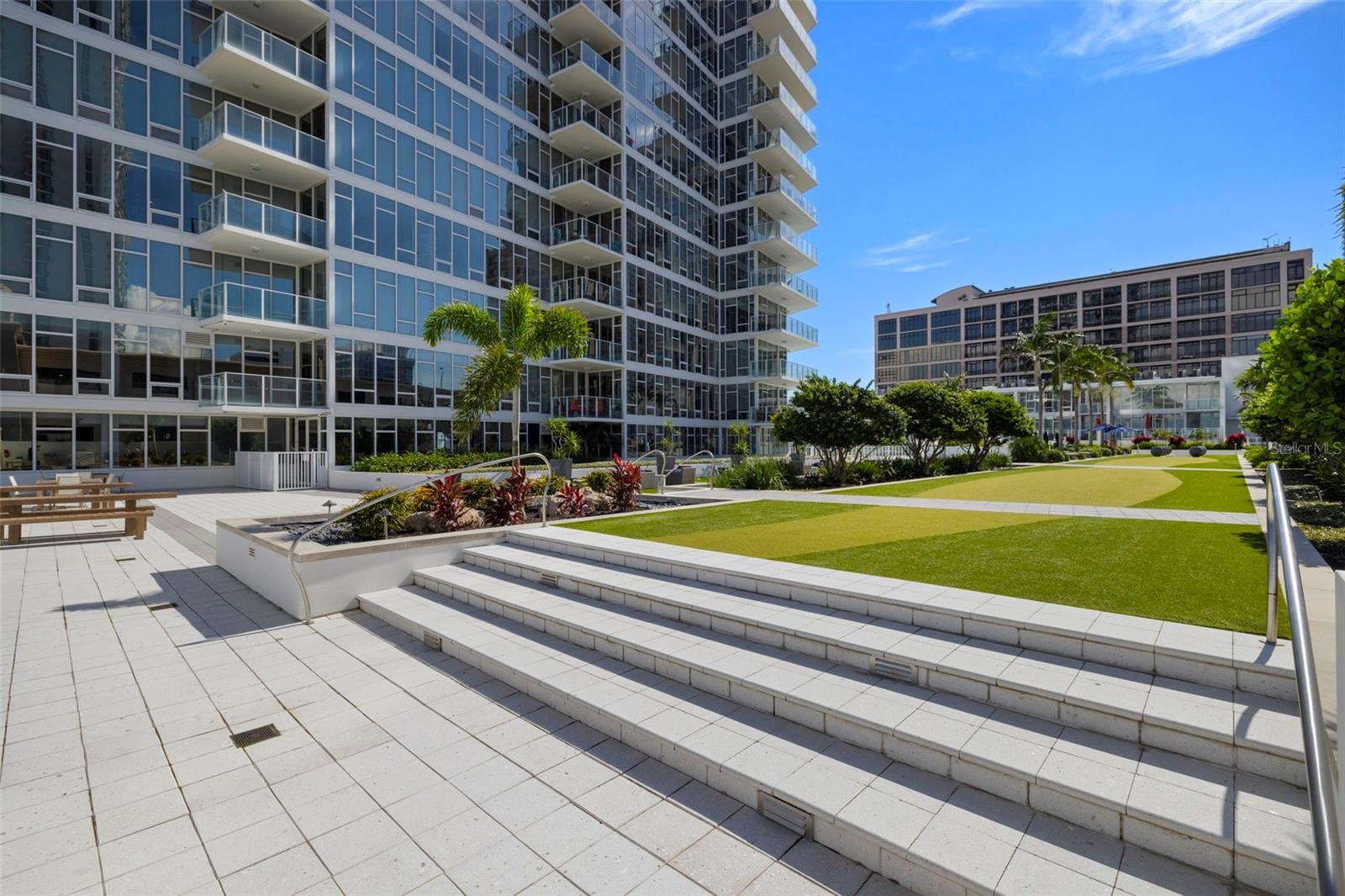 Image 35 of 52 For 145 2nd Avenue S 613