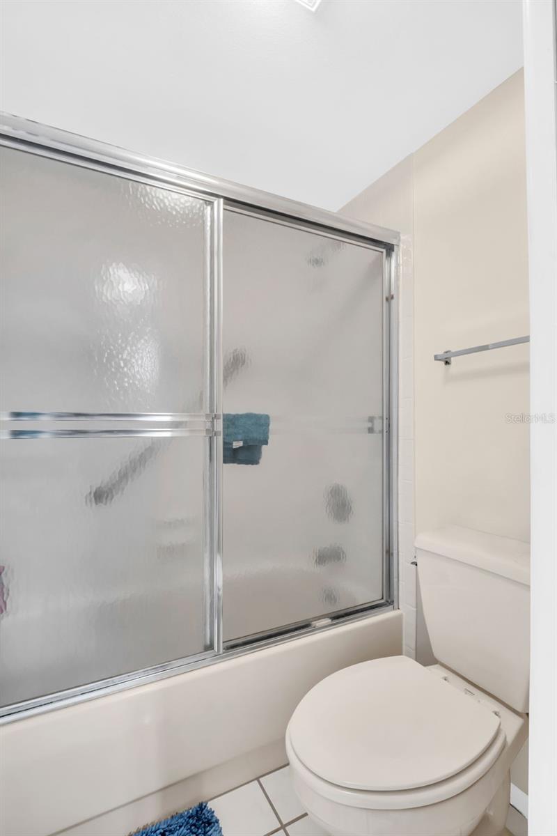 Image 24 of 56 For 2504 Oak Circle