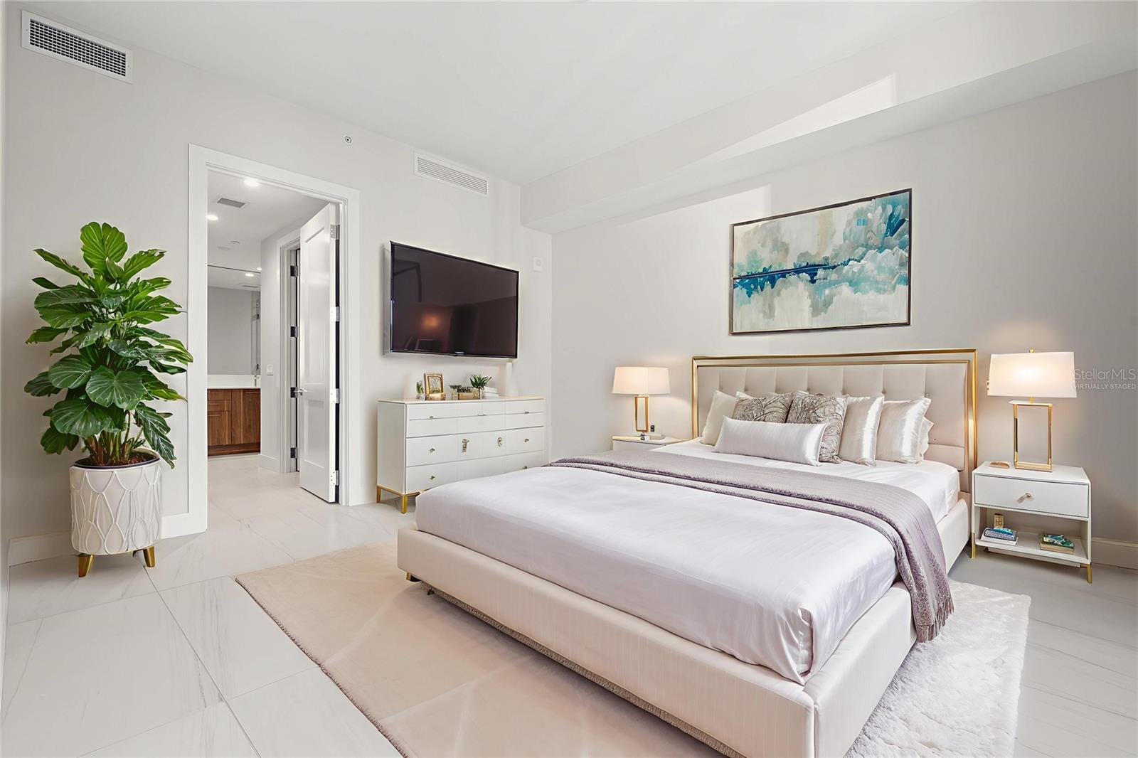 Image 10 of 84 For 275 1st Avenue S 2803