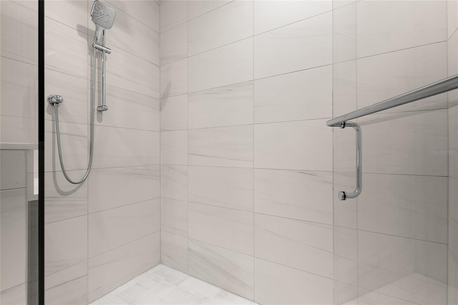 Image 14 of 84 For 275 1st Avenue S 2803