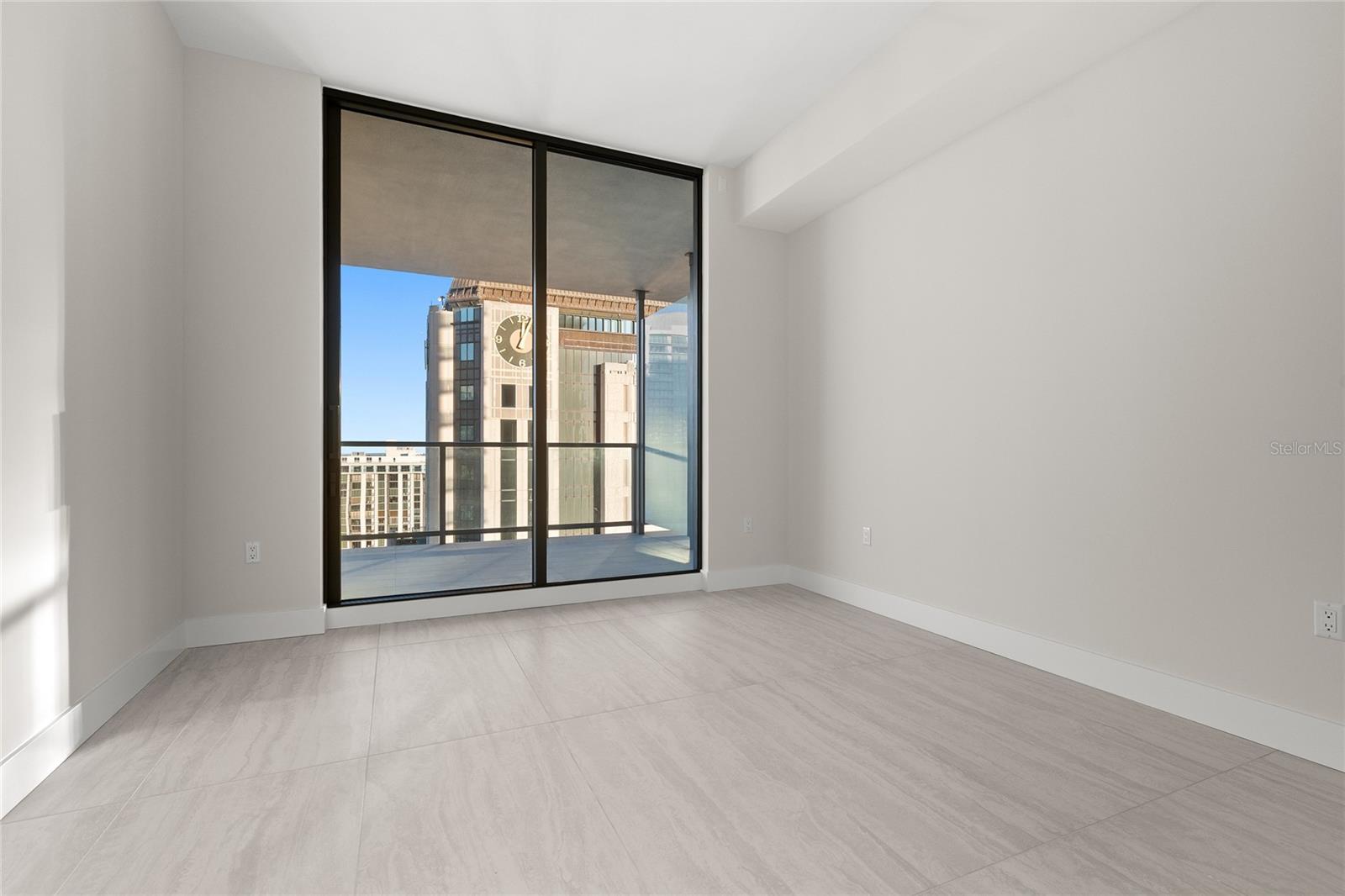 Image 17 of 84 For 275 1st Avenue S 2803