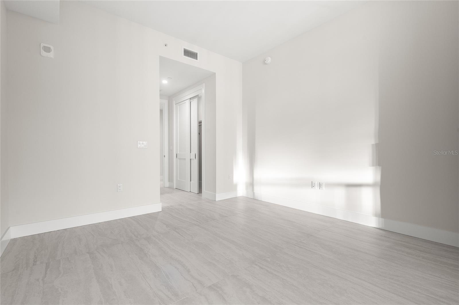 Image 19 of 84 For 275 1st Avenue S 2803