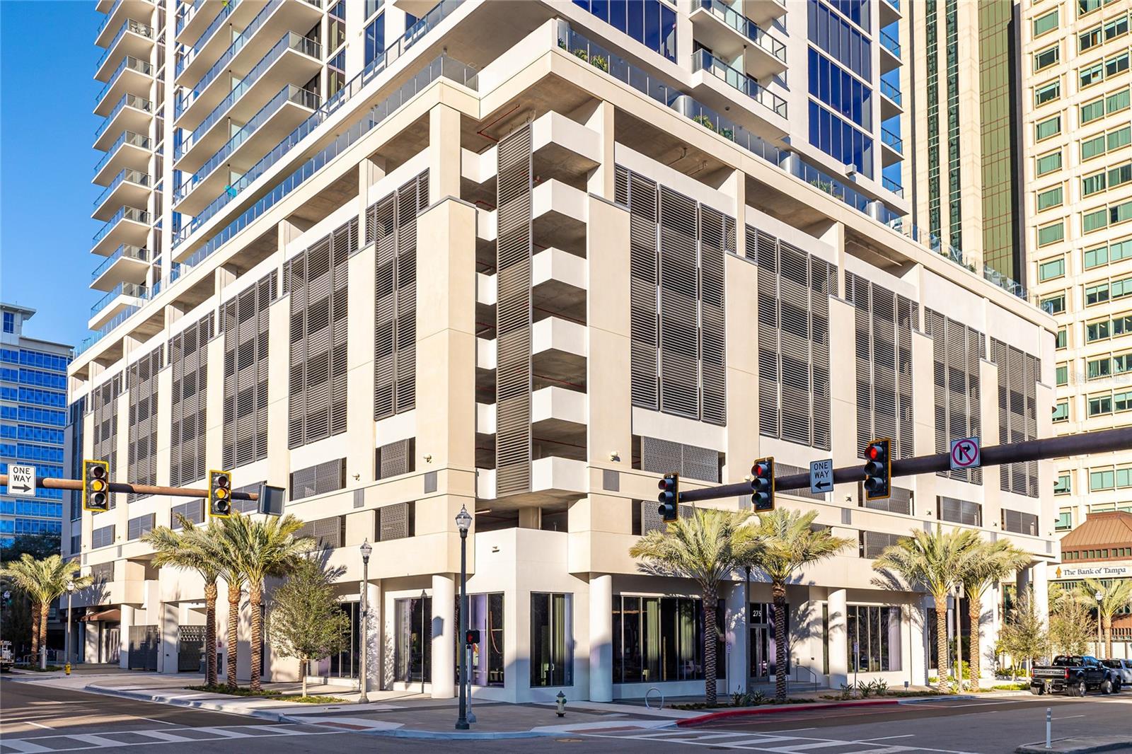 Image 2 of 84 For 275 1st Avenue S 2803