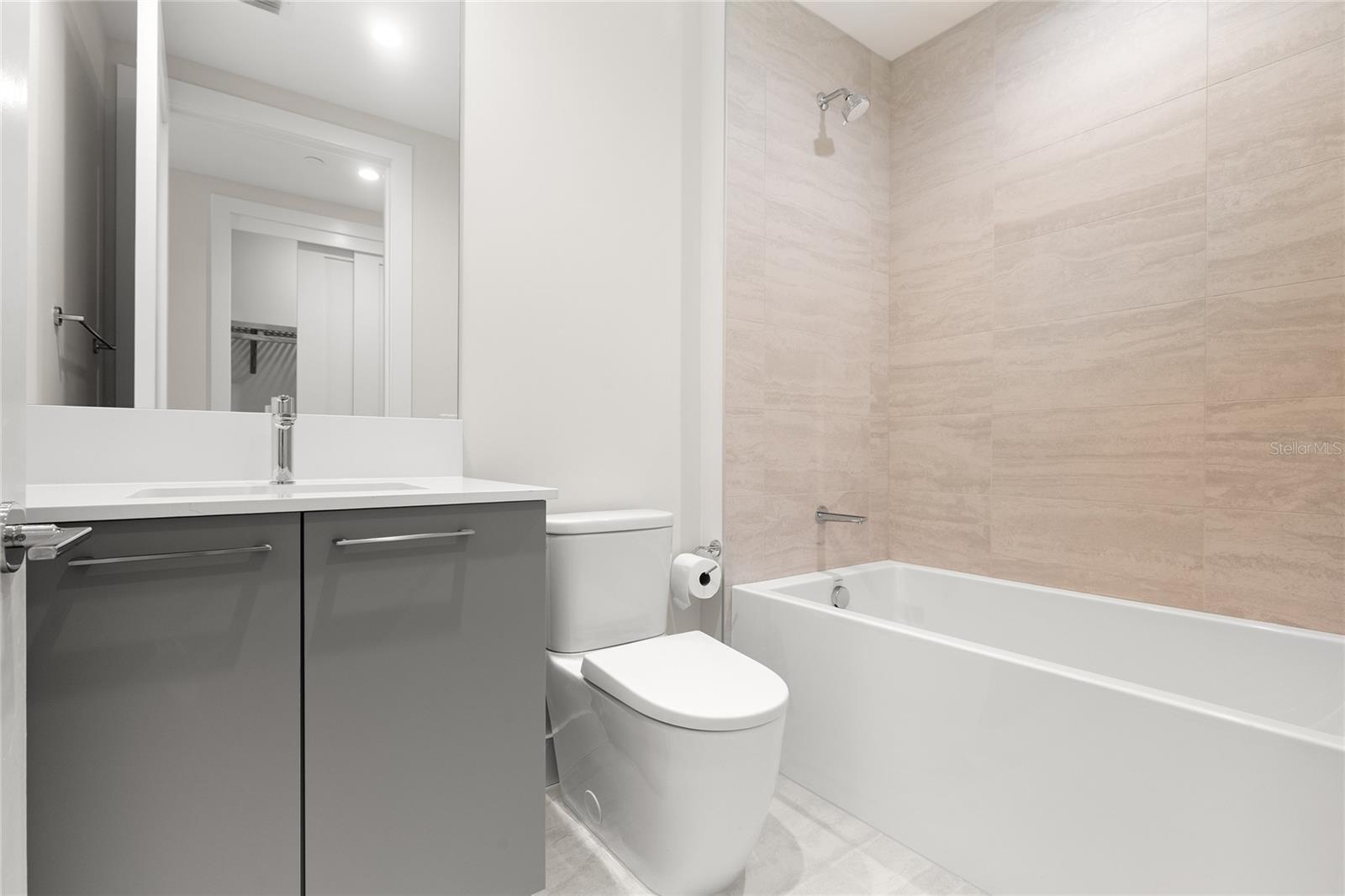 Image 20 of 84 For 275 1st Avenue S 2803