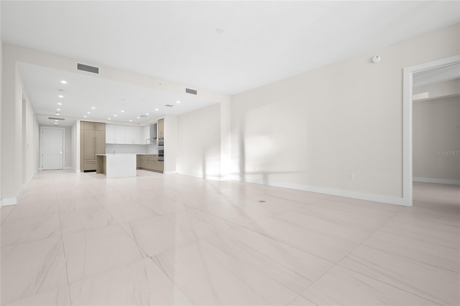 Image 22 of 84 For 275 1st Avenue S 2803