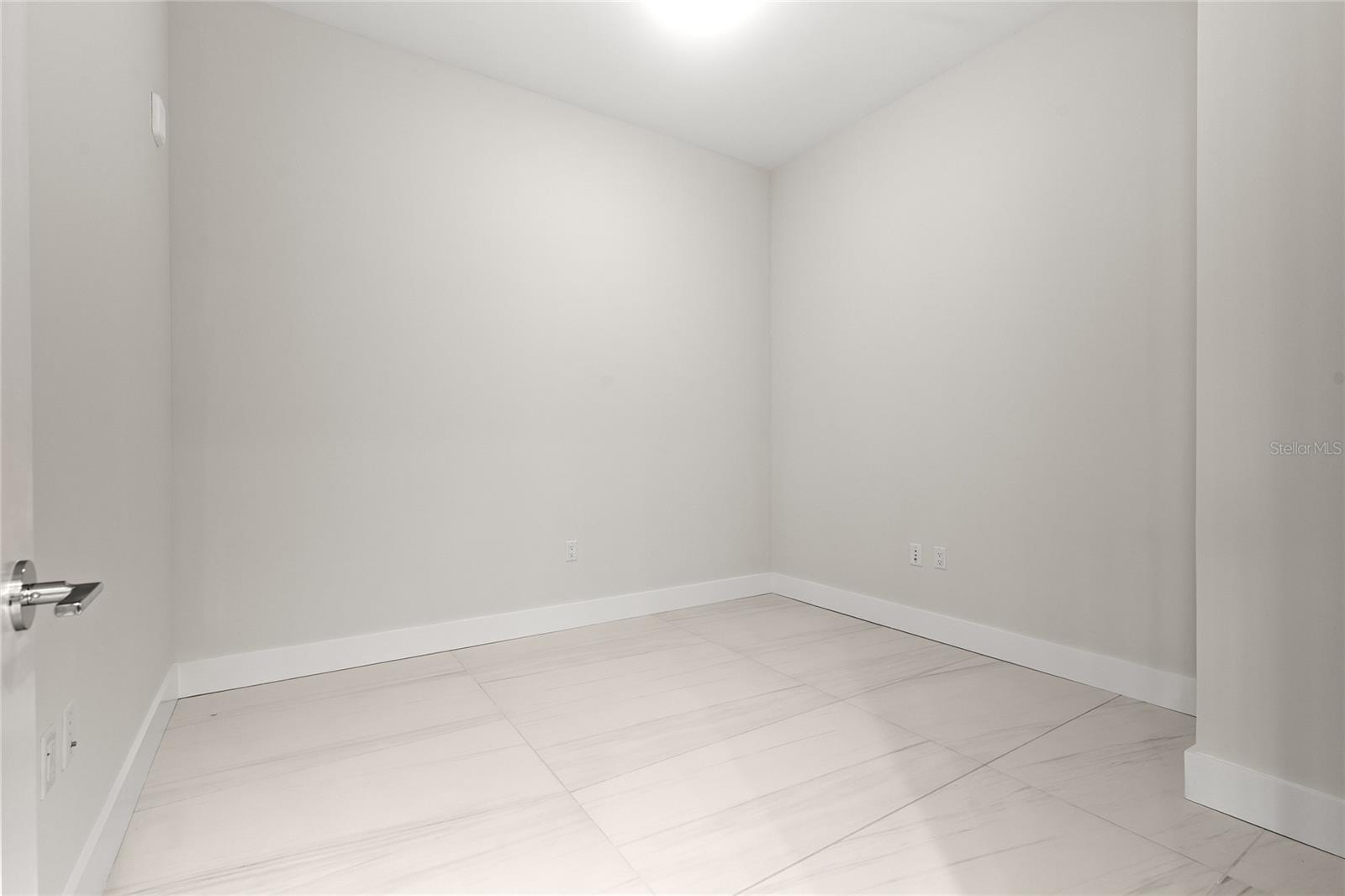 Image 24 of 84 For 275 1st Avenue S 2803