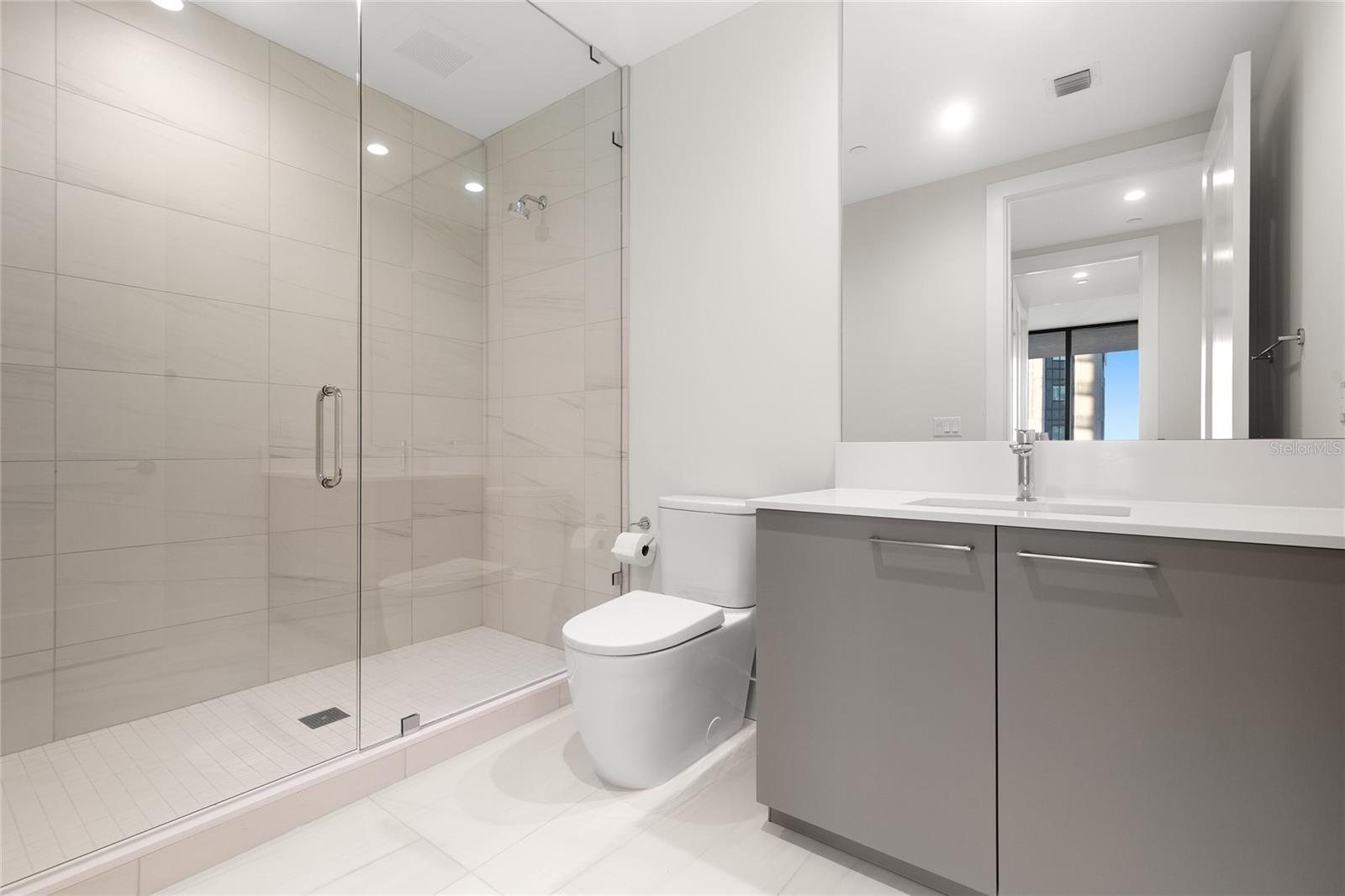 Image 26 of 84 For 275 1st Avenue S 2803