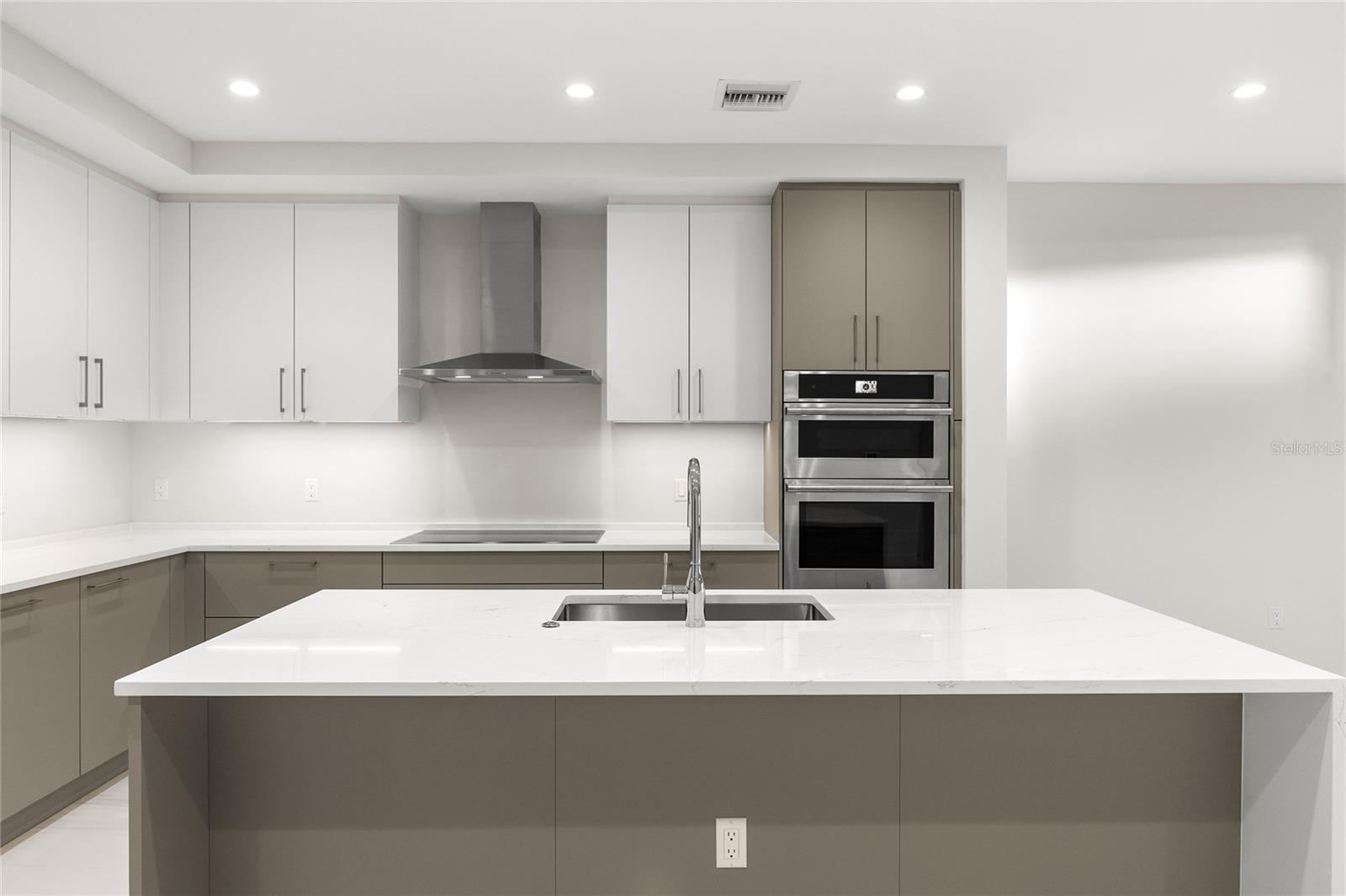 Image 28 of 84 For 275 1st Avenue S 2803