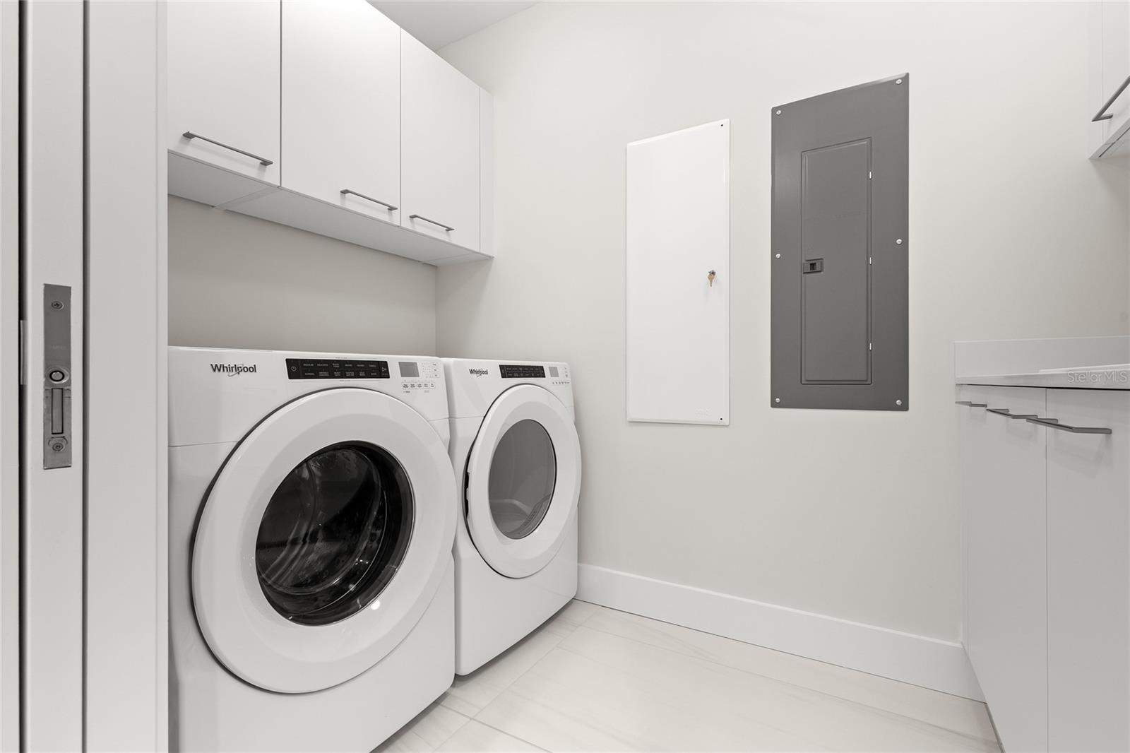 Image 32 of 84 For 275 1st Avenue S 2803