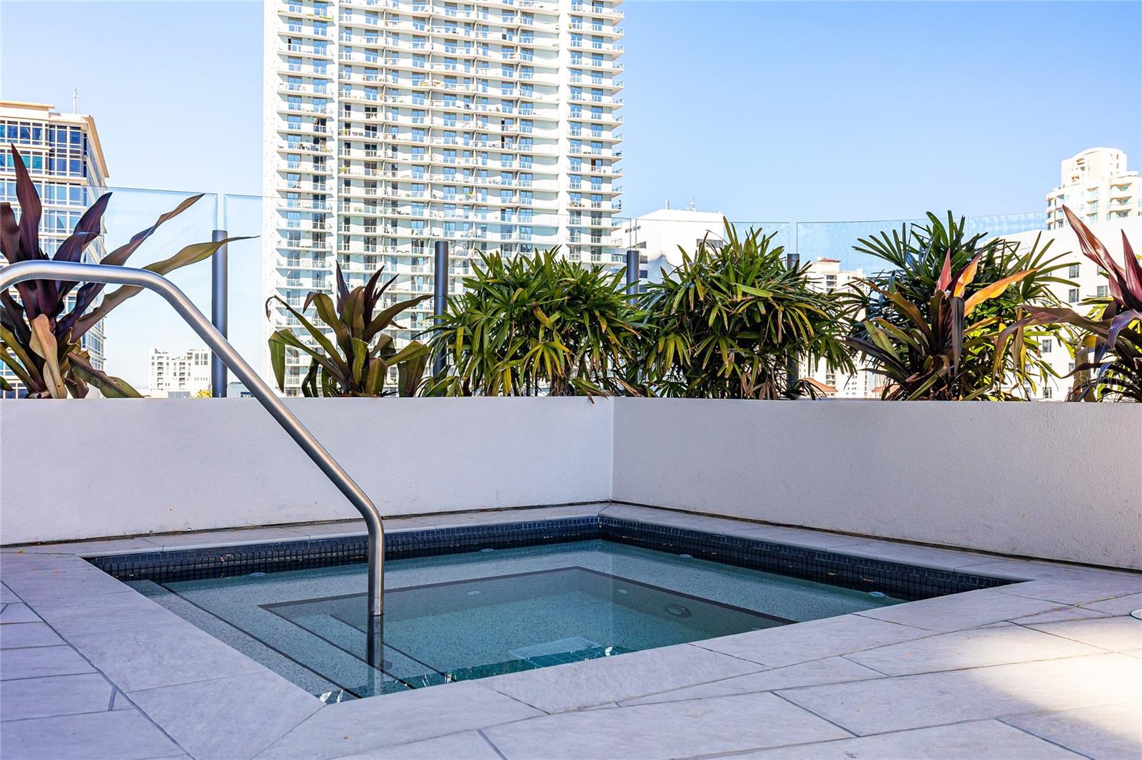 Image 37 of 84 For 275 1st Avenue S 2803