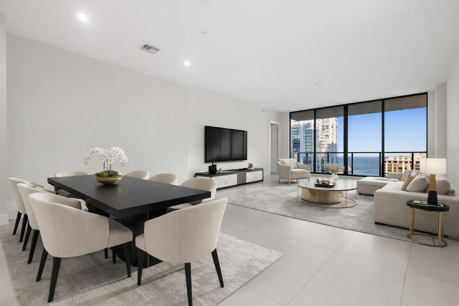 Image 4 of 84 For 275 1st Avenue S 2803