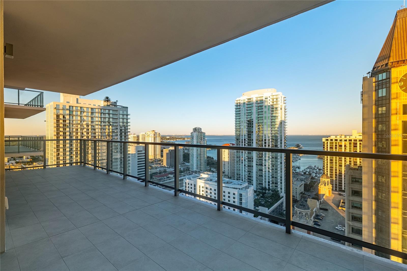 Image 5 of 84 For 275 1st Avenue S 2803