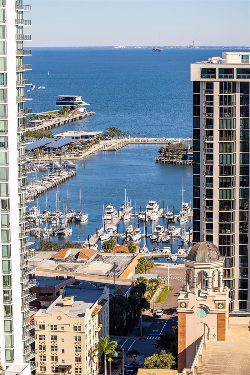 Image 6 of 84 For 275 1st Avenue S 2803