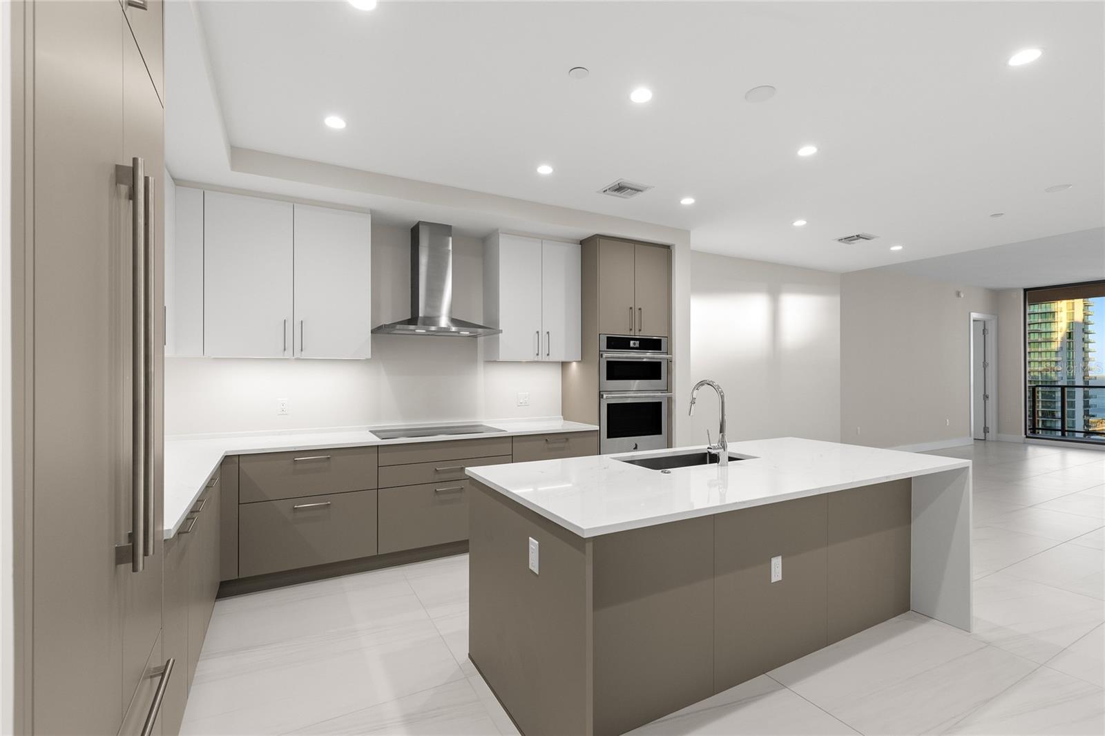 Image 7 of 84 For 275 1st Avenue S 2803