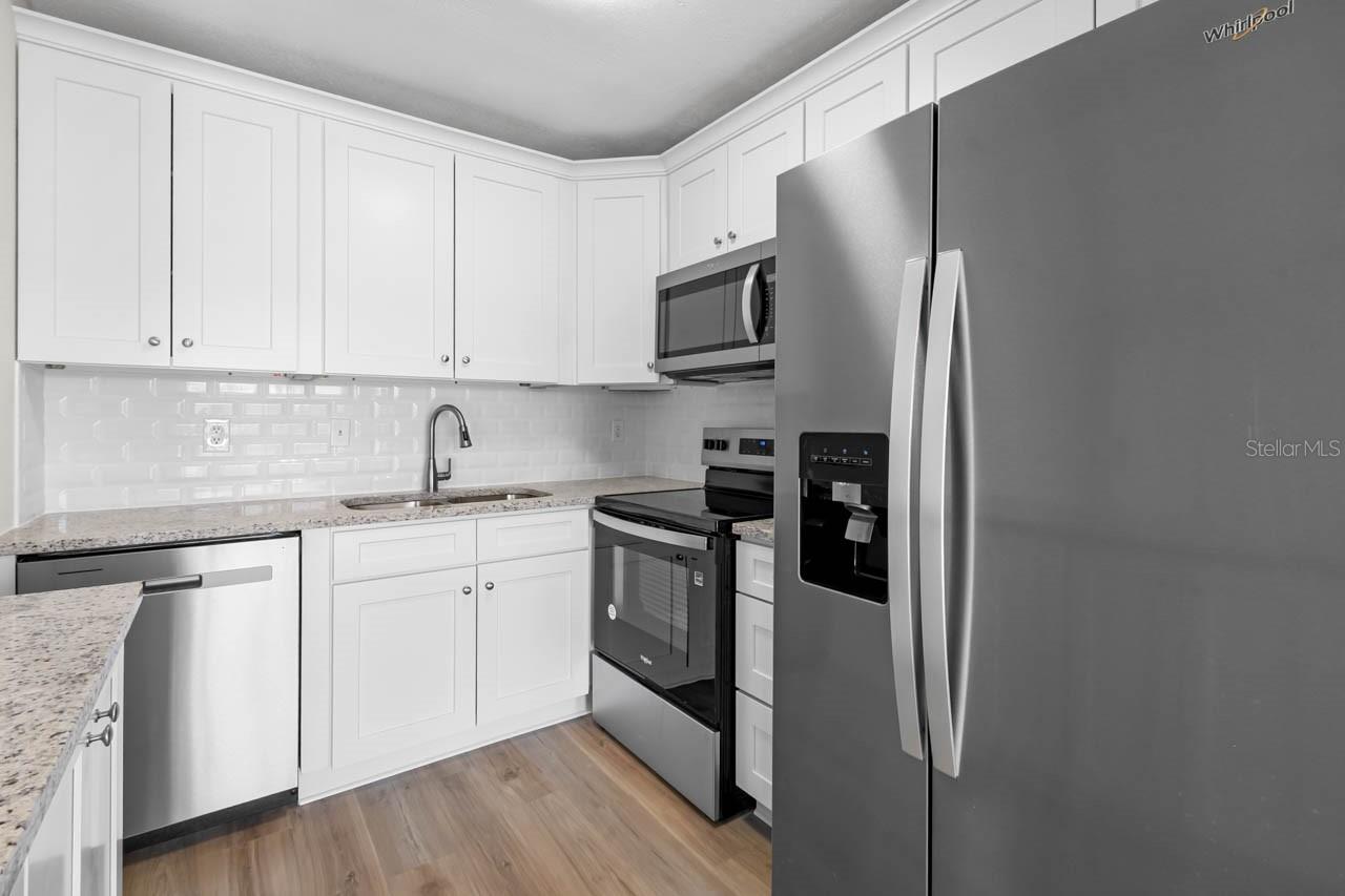 Image 10 of 55 For 2337 Glenmore Circle