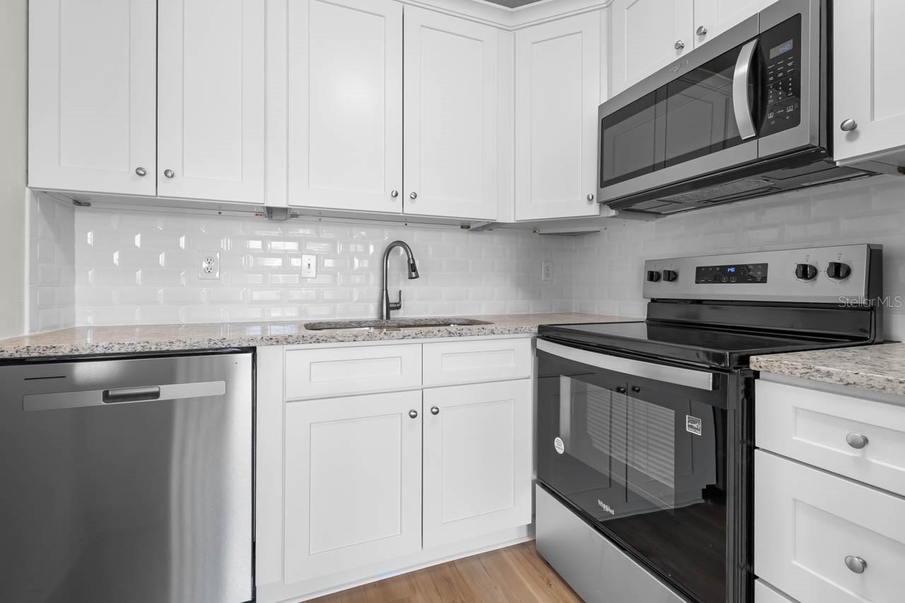 Image 11 of 55 For 2337 Glenmore Circle