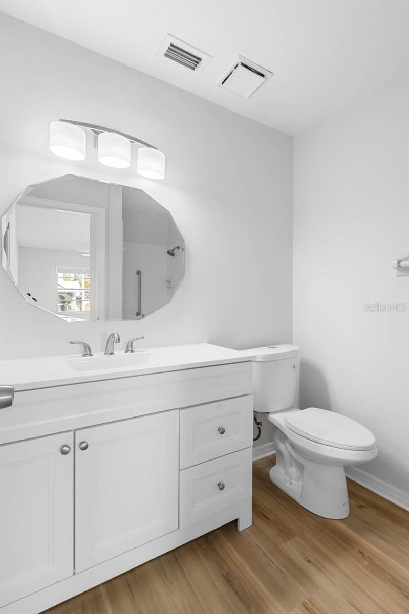 Image 13 of 55 For 2337 Glenmore Circle