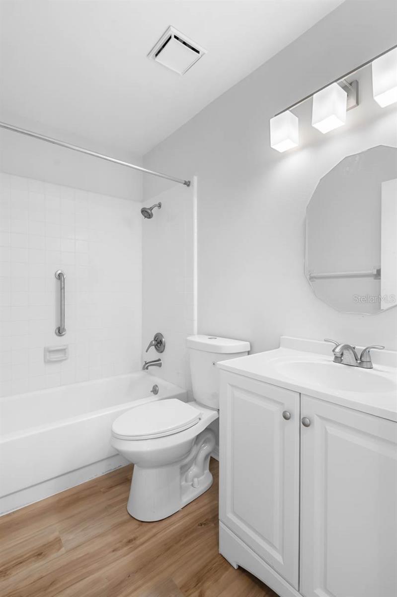 Image 14 of 55 For 2337 Glenmore Circle