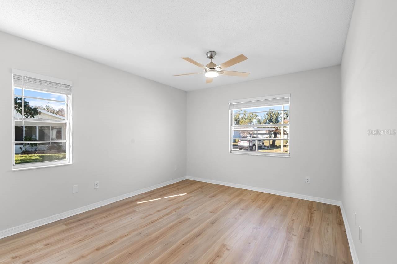 Image 16 of 55 For 2337 Glenmore Circle