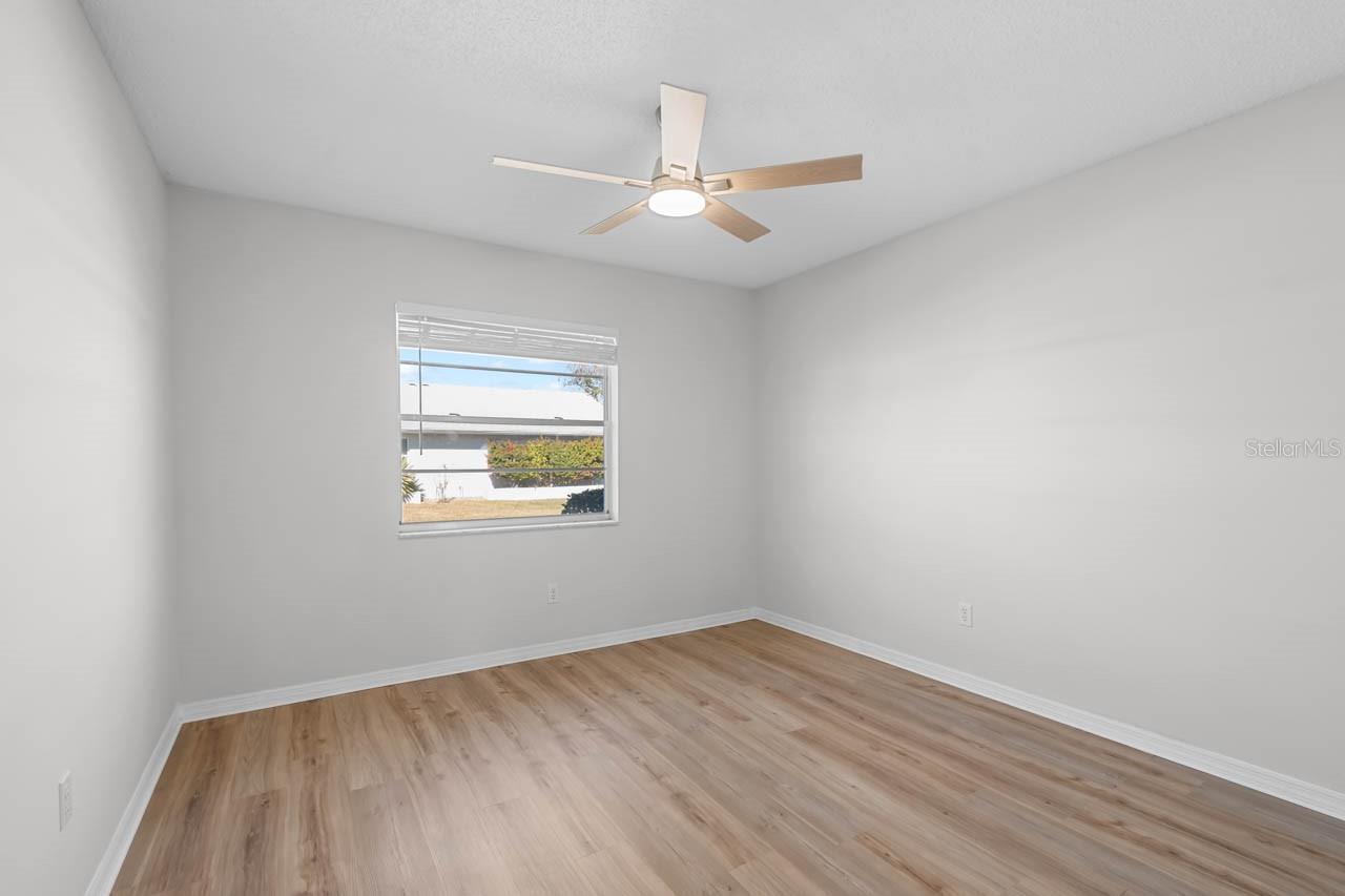 Image 18 of 55 For 2337 Glenmore Circle